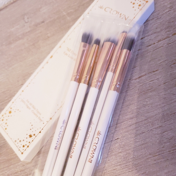 The Crown Brushes - Picture 2 of 2